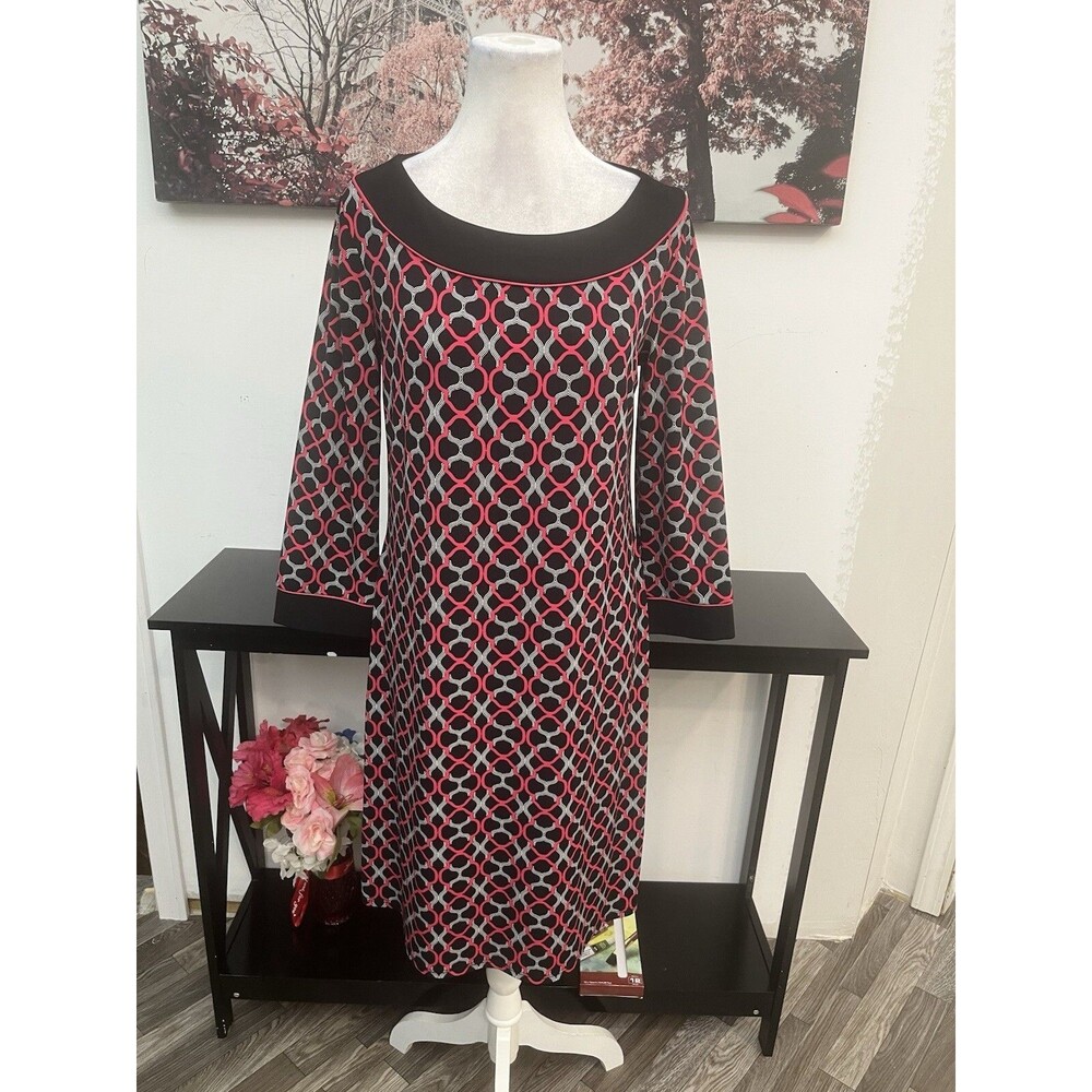 East 5th Geometric Shift Dress M Medium Black Pink Red Pattern 3/4 Sleeve Knit